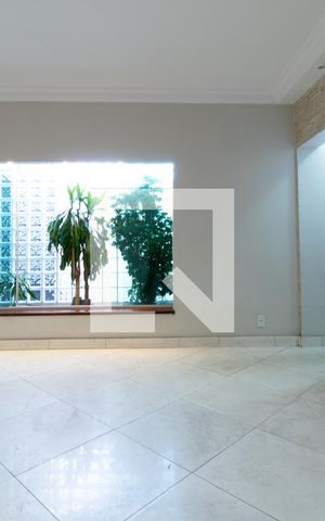 Casa à venda com 232m², 2 quartos e 3 vagasSala