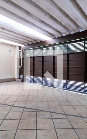 Casa à venda com 232m², 2 quartos e 3 vagasGaragem
