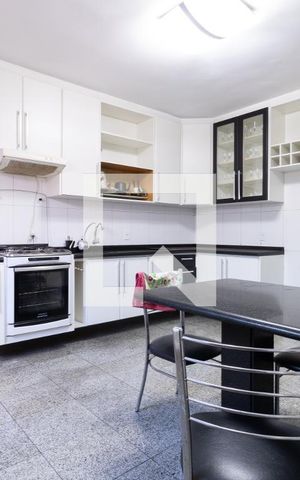 Casa à venda com 232m², 2 quartos e 3 vagasCozinha