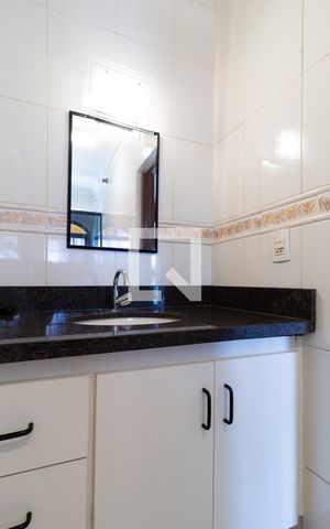 Casa à venda com 232m², 2 quartos e 3 vagasBanheiro Suite 2