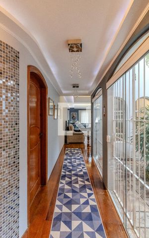 Casa para alugar com 435m², 3 quartos e 3 vagas Casa para alugar com 435m², 3 quartos e 3 vagasCorredor