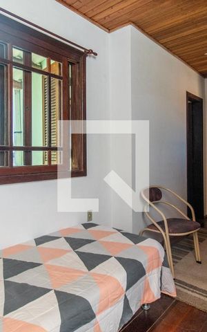 Casa à venda com 284m², 5 quartos e 2 vagasQuarto 5 - Segundo andar 