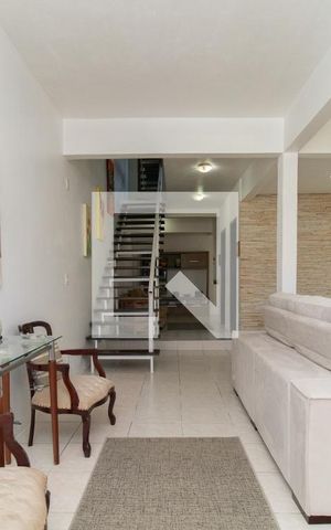 Casa à venda com 284m², 5 quartos e 2 vagasSala