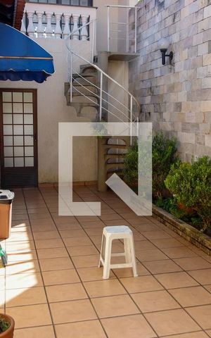 Casa à venda com 203m², 3 quartos e 2 vagas Casa à venda com 203m², 3 quartos e 2 vagasQuintal