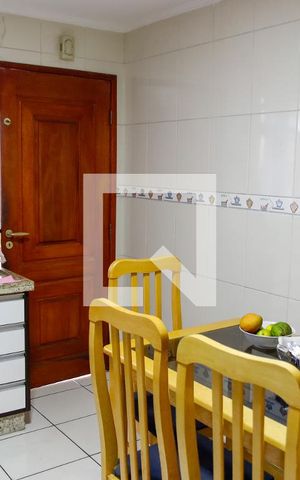 Casa à venda com 203m², 3 quartos e 2 vagas Casa à venda com 203m², 3 quartos e 2 vagasCozinha