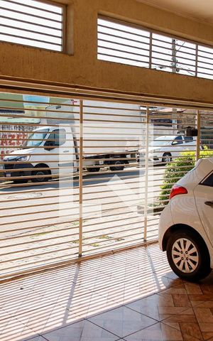 Casa à venda com 203m², 3 quartos e 2 vagas Casa à venda com 203m², 3 quartos e 2 vagasGaragem