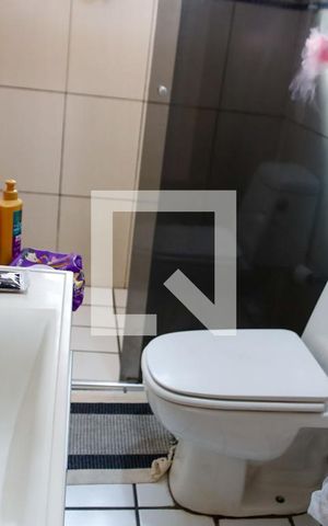 Casa à venda com 203m², 3 quartos e 2 vagas Casa à venda com 203m², 3 quartos e 2 vagasBanheiro