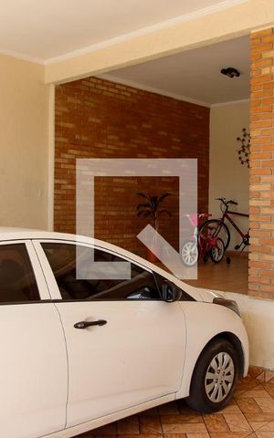 Casa à venda com 203m², 3 quartos e 2 vagas Casa à venda com 203m², 3 quartos e 2 vagasGaragem