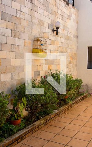 Casa à venda com 203m², 3 quartos e 2 vagas Casa à venda com 203m², 3 quartos e 2 vagasQuintal