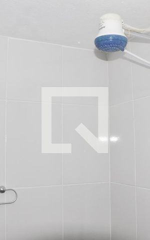 Casa para alugar com 40m², 1 quarto e sem vaga Casa para alugar com 40m², 1 quarto e sem vagaBanheiro com chuveiro elétrico