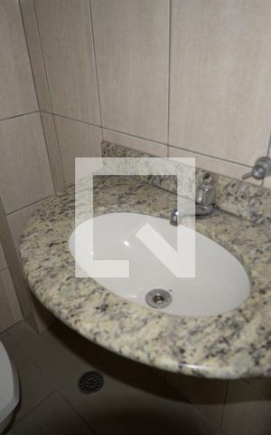 Casa à venda com 200m², 4 quartos e sem vagaBanheiro