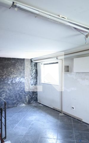 Casa à venda com 200m², 4 quartos e sem vagaSala