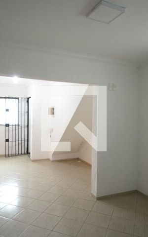 Casa à venda com 200m², 4 quartos e sem vagaSala