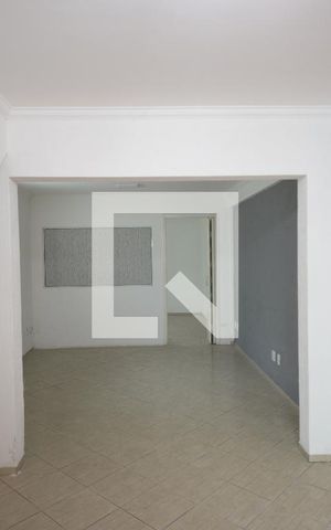Casa à venda com 200m², 4 quartos e sem vagaSala