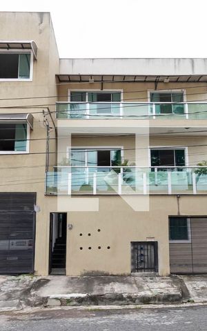 Casa à venda com 431m², 3 quartos e 2 vagas Casa à venda com 431m², 3 quartos e 2 vagasFachada