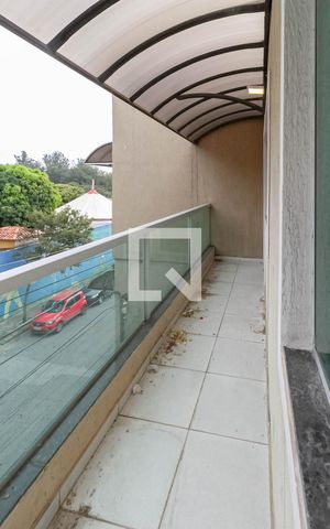 Casa à venda com 431m², 3 quartos e 2 vagas Casa à venda com 431m², 3 quartos e 2 vagasCasa 2 - Varanda da sala