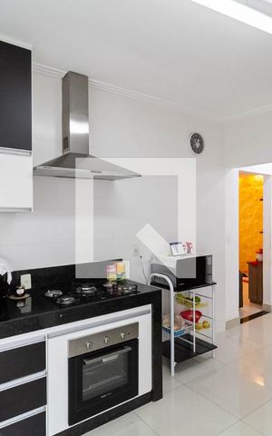 Casa à venda com 431m², 3 quartos e 2 vagas Casa à venda com 431m², 3 quartos e 2 vagasCasa 1 - Cozinha