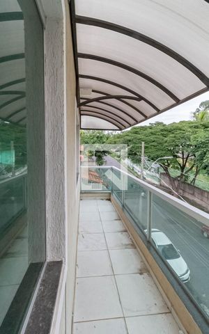 Casa à venda com 431m², 3 quartos e 2 vagas Casa à venda com 431m², 3 quartos e 2 vagasCasa 2 - Varanda da sala