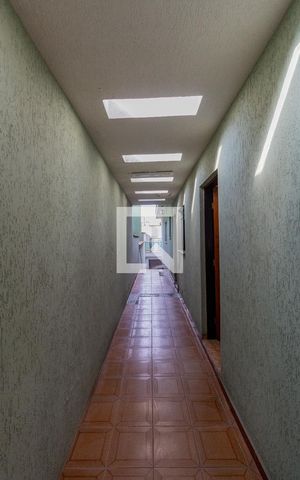Casa à venda com 132m², 2 quartos e 2 vagas Casa à venda com 132m², 2 quartos e 2 vagasCorredor Lateral