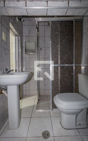 Casa à venda com 132m², 2 quartos e 2 vagas Casa à venda com 132m², 2 quartos e 2 vagasBanheiro Edícula
