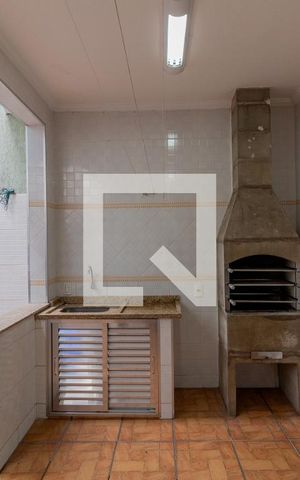 Casa à venda com 132m², 2 quartos e 2 vagas Casa à venda com 132m², 2 quartos e 2 vagasChurrasqueira