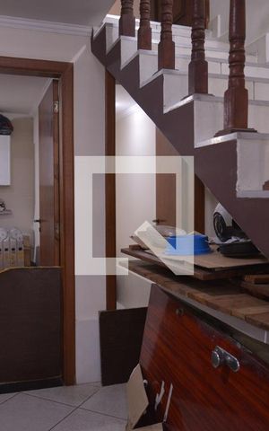 Casa à venda com 205m², 3 quartos e 3 vagasEscada