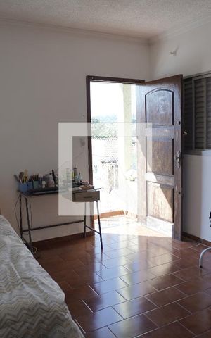 Casa à venda com 203m², 4 quartos e 2 vagasQuarto 1
