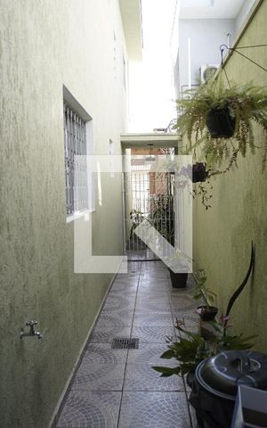 Casa à venda com 203m², 4 quartos e 2 vagasCorredor Lateral