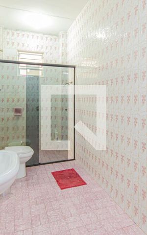 Apartamento à venda com 130m², 2 quartos e sem vaga Apartamento à venda com 130m², 2 quartos e sem vagaBanheiro
