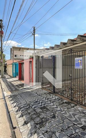 Casa à venda com 146m², 4 quartos e 2 vagasFachada