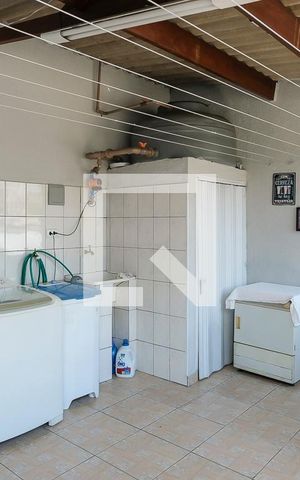 Casa à venda com 146m², 4 quartos e 2 vagasÁrea de serviço/quintal