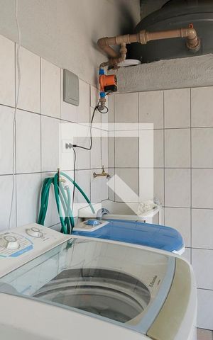 Casa à venda com 146m², 4 quartos e 2 vagasÁrea de serviço/quintal