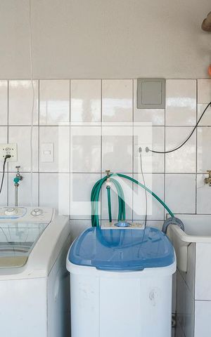 Casa à venda com 146m², 4 quartos e 2 vagasÁrea de serviço/quintal