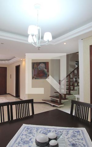 Casa à venda com 250m², 3 quartos e 1 vagaSala