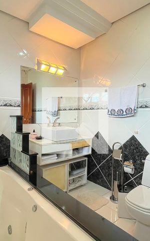Casa à venda com 250m², 3 quartos e 1 vaga Casa à venda com 250m², 3 quartos e 1 vagaBanheiro da Suíte