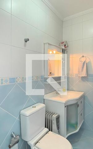 Casa à venda com 250m², 3 quartos e 1 vaga Casa à venda com 250m², 3 quartos e 1 vagaBanheiro 2