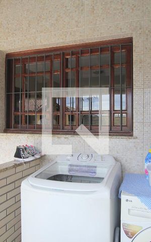 Casa à venda com 250m², 3 quartos e 1 vagaÁrea de Serviço