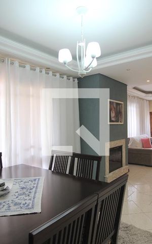 Casa à venda com 250m², 3 quartos e 1 vagaSala