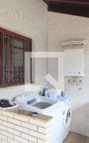 Casa à venda com 250m², 3 quartos e 1 vagaÁrea de Serviço