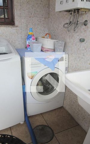 Casa à venda com 250m², 3 quartos e 1 vagaÁrea de Serviço