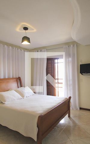 Casa à venda com 250m², 3 quartos e 1 vagaSuíte