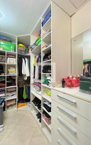 Casa à venda com 250m², 3 quartos e 1 vaga Casa à venda com 250m², 3 quartos e 1 vagaSuíte - Closet