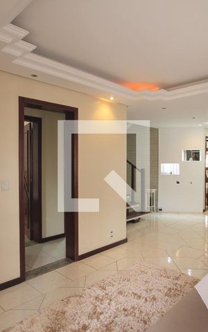 Casa à venda com 250m², 3 quartos e 1 vagaSala