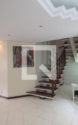 Casa à venda com 250m², 3 quartos e 1 vagaSala