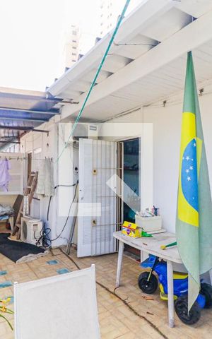 Casa à venda com 270m², 3 quartos e 2 vagas Casa à venda com 270m², 3 quartos e 2 vagasVaranda