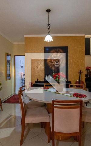 Casa à venda com 144m², 3 quartos e 3 vagas Casa à venda com 144m², 3 quartos e 3 vagasSala