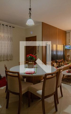 Casa à venda com 144m², 3 quartos e 3 vagas Casa à venda com 144m², 3 quartos e 3 vagasSala