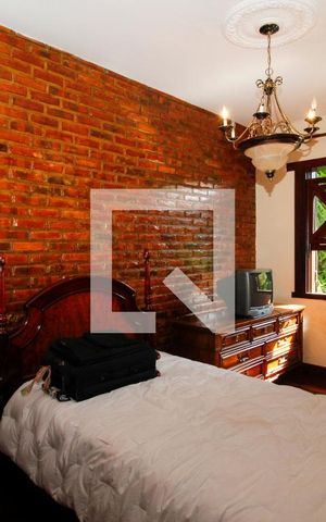 Casa à venda com 170m², 6 quartos e 20 vagas Casa à venda com 170m², 6 quartos e 20 vagasQuarto 7