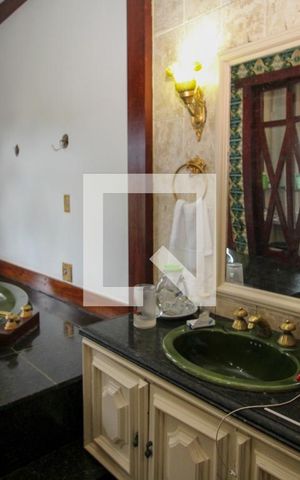 Casa à venda com 170m², 6 quartos e 20 vagas Casa à venda com 170m², 6 quartos e 20 vagasQuarto 4