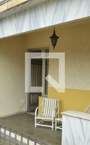 Casa de condomínio à venda com 480m², 2 quartos e 2 vagas Casa de condomínio à venda com 480m², 2 quartos e 2 vagasEntrada